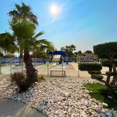 Mobil 2ch Bien Equipe Valras-plage Campsite