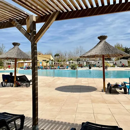 Mobil 2ch Bien Equipe Valras-plage Campsite *